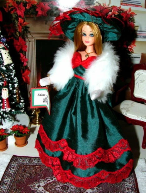 Christmas Caroler 2005